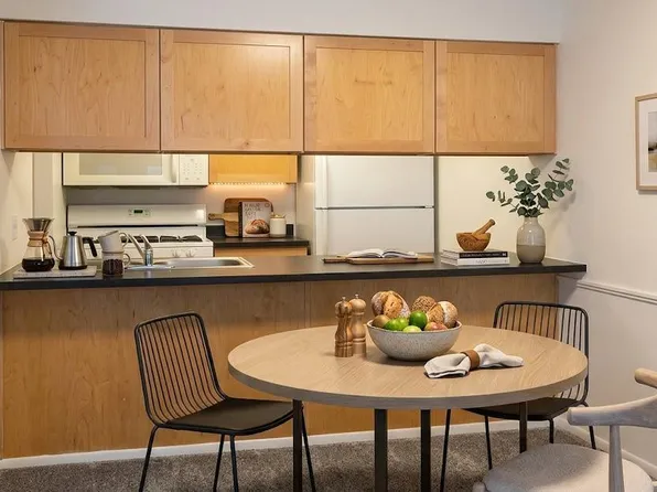 6710 Vernon Ave S APT 209, Edina, MN 55436