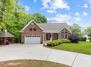 105 Erroll Ct, Leasburg, NC 27291