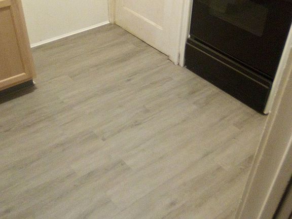 2nd image of 996 Wyley Ave