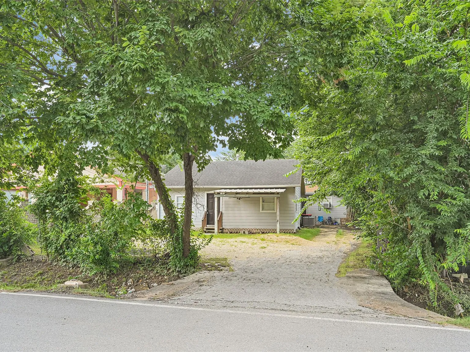 3 bed, 2.0 bath, 1134 sqft, $1,500 — Photo 2