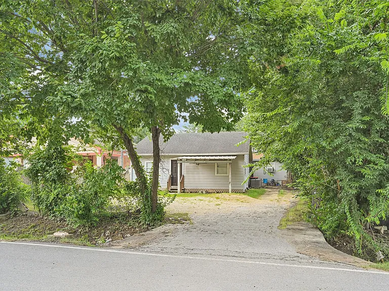14336 Victoria St — Photo 2