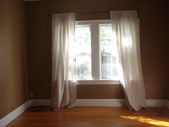 4th image of 213 E Linden St