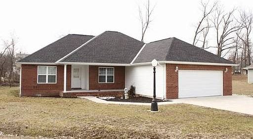 1st image of 210 Breeze Dr