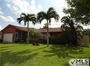 256 Las Palmas St, Royal Palm Beach, FL 33411