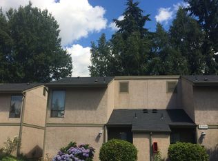 10044 NE 138th Pl APT J2, Kirkland, WA 98034
