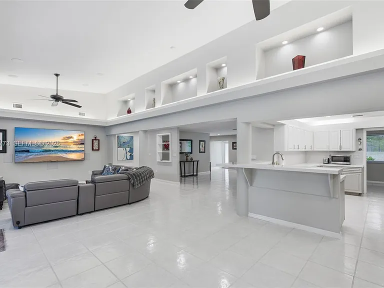 15845 SW 87th Ave — Photo 17