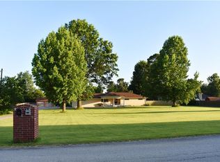 301 Walnut Grove Ave, Springdale, AR 72764