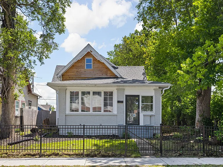 2919 Winthrop Ave — Photo 1