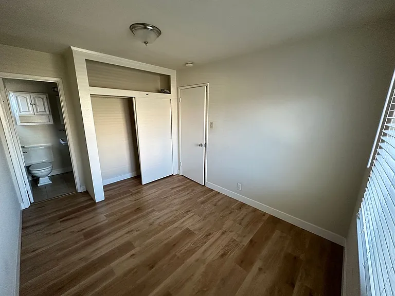 880 Park Dr — Photo 10