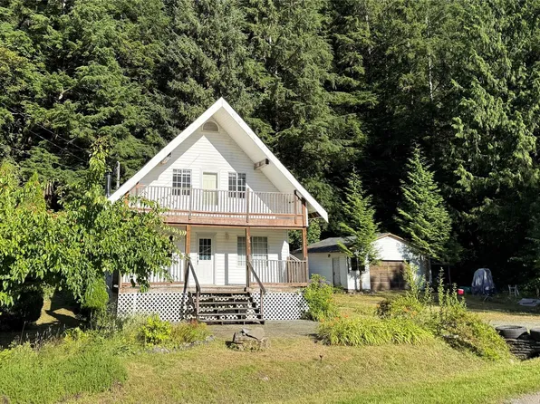 406 Ferris Rd, Zeballos, BC V0P 2A0