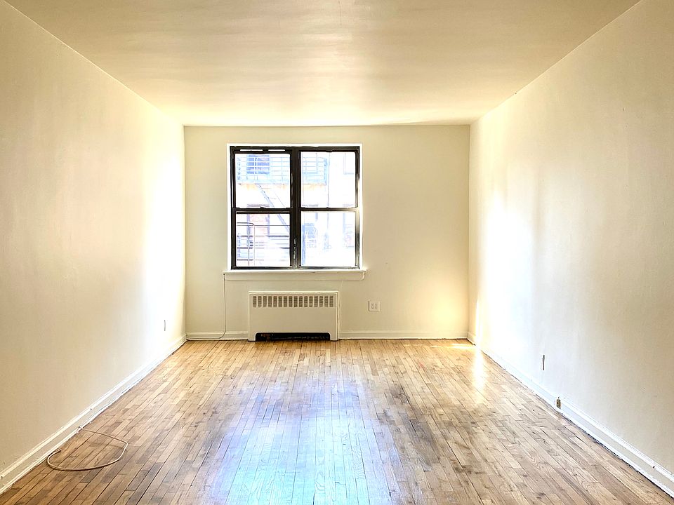 2nd image of 445 W 48th St APT 4A