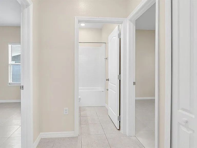 566 Pawnee Ct — Photo 6