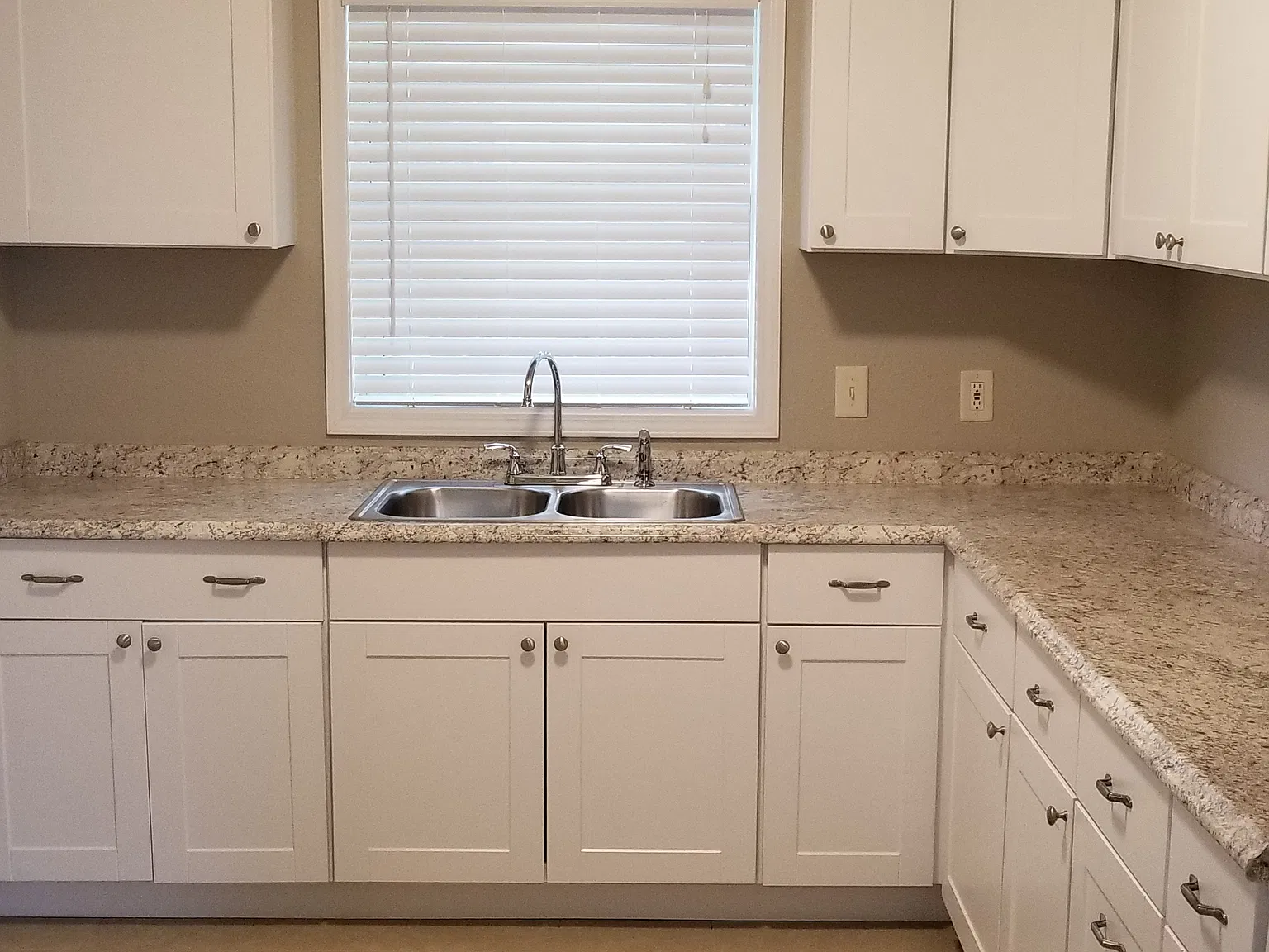 3 bed, 1140 sqft, $1,150 — Photo 3