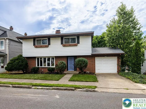 1120 1st Ave, Hellertown, PA 18055