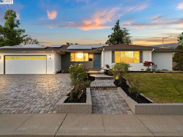 494 Curtner Rd, Fremont, CA 94539