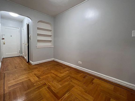 4th image of 729 W 186th St APT 2L