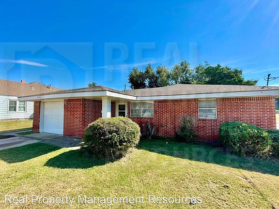 2nd image of 3406 N Rockwell Ave
