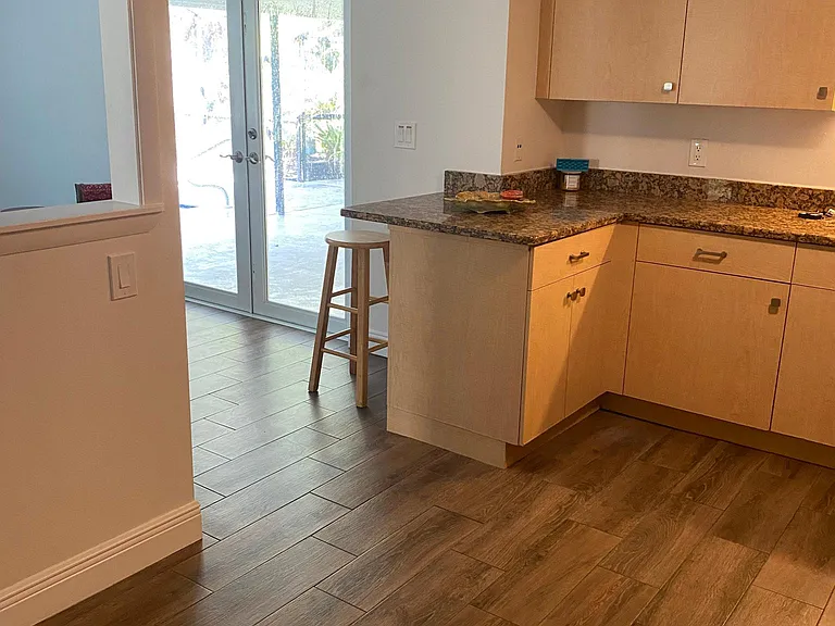 2433 Poinciana St — Photo 23