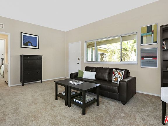 5th image of 11138 Aqua Vista St #69