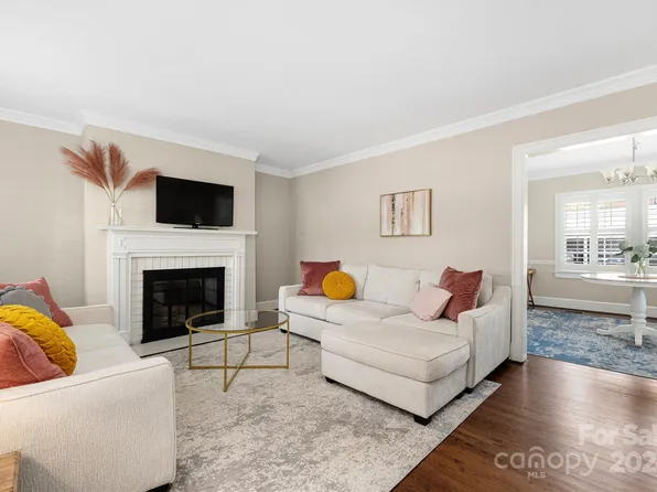 2240 Roswell Ave APT 5, Charlotte, NC 28207