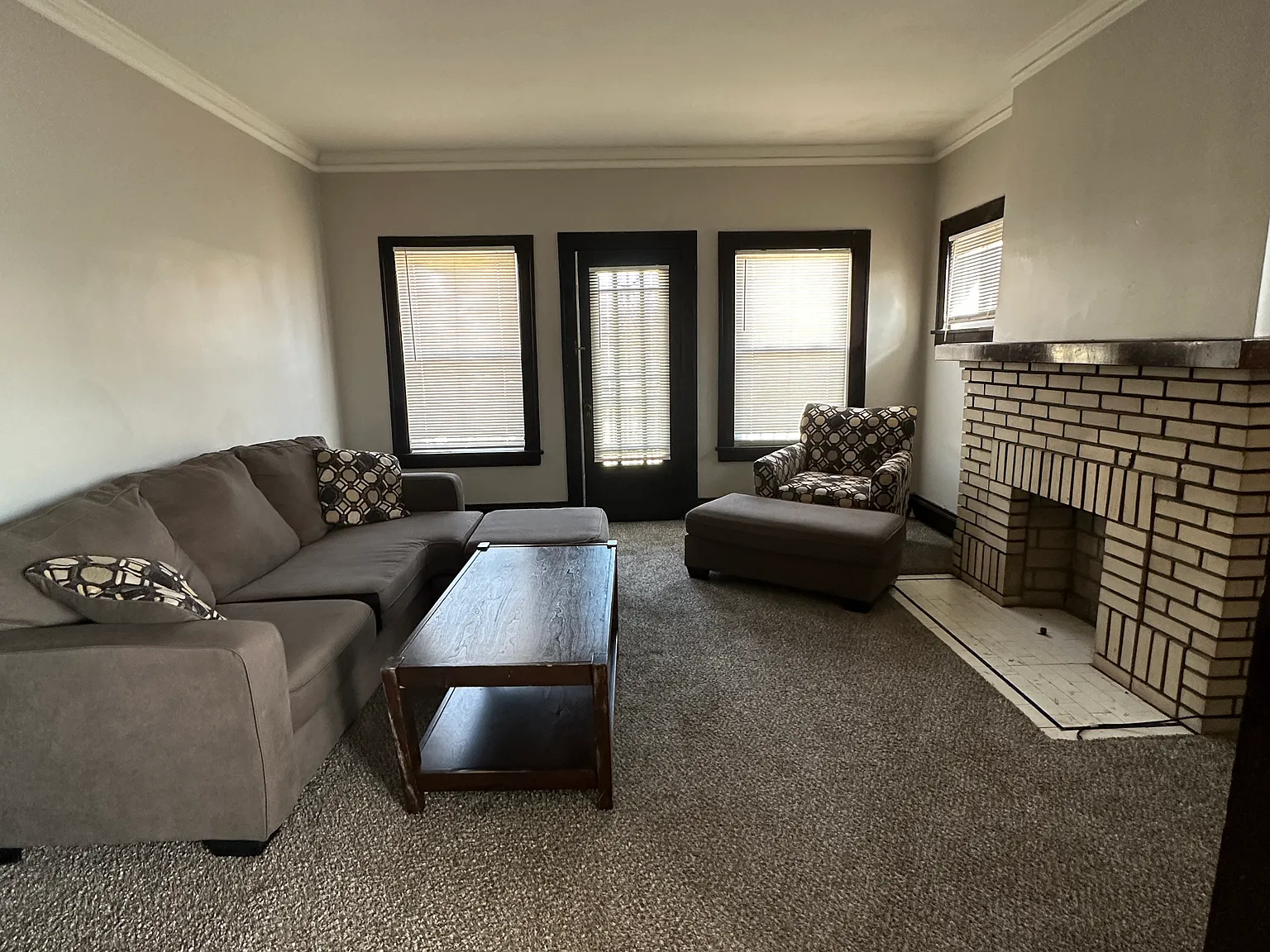 2 bed, 1000 sqft, $900 — Photo 2