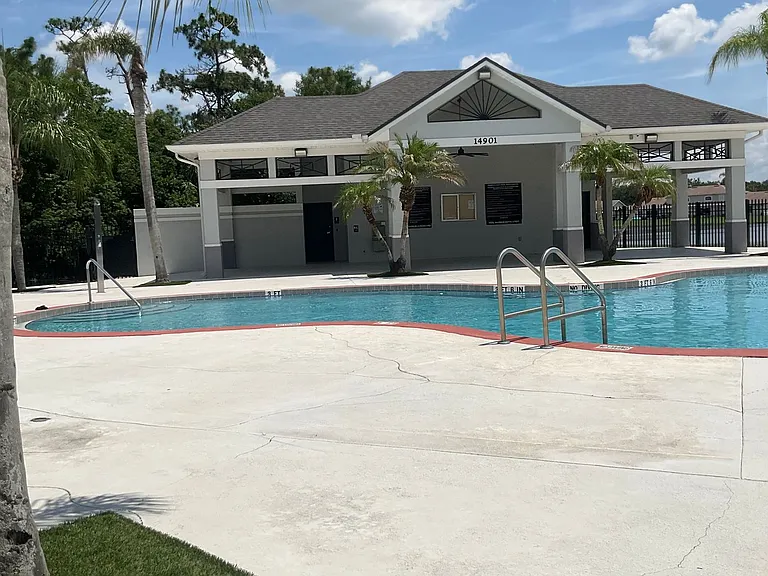 1318 Lake Biscayne Way — Photo 16