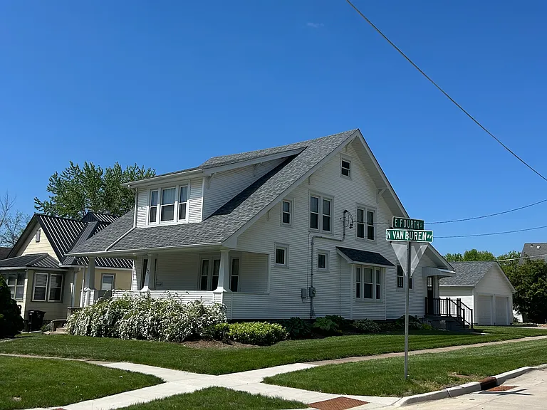 321 N Van Buren Ave — Photo 1