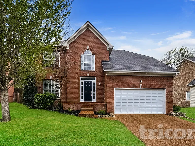 134 Walton Trce S — Photo 1