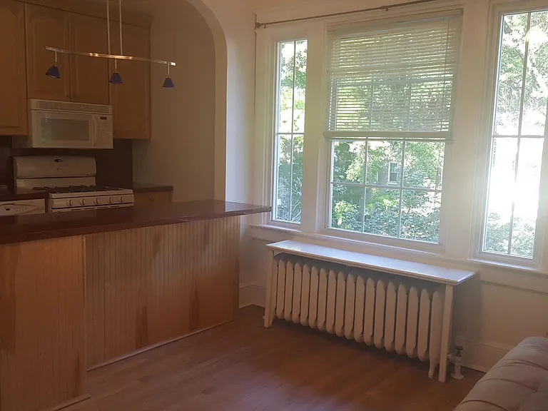 kitchen/living room
