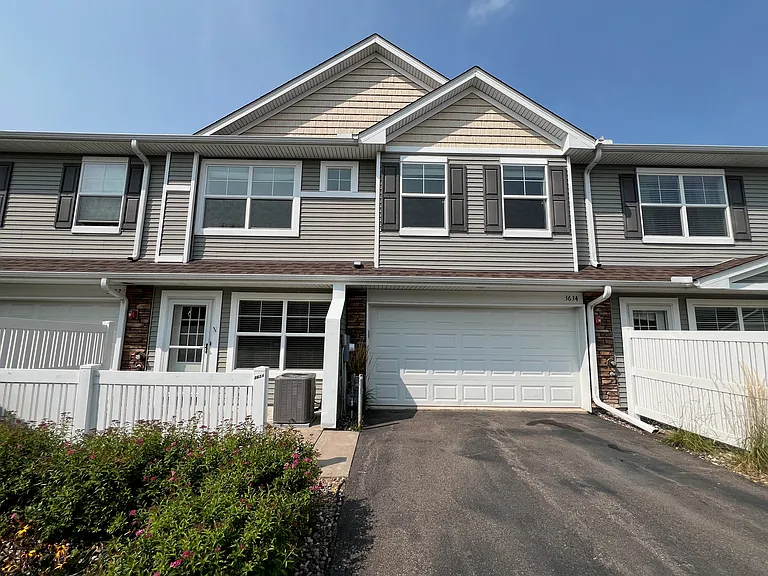 3634 White Pine Way — Photo 2