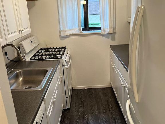 3rd image of 92 Pinebrook Pl #92