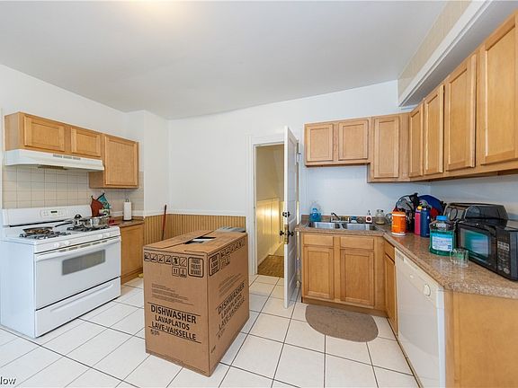 4th image of 2044 W 100th St