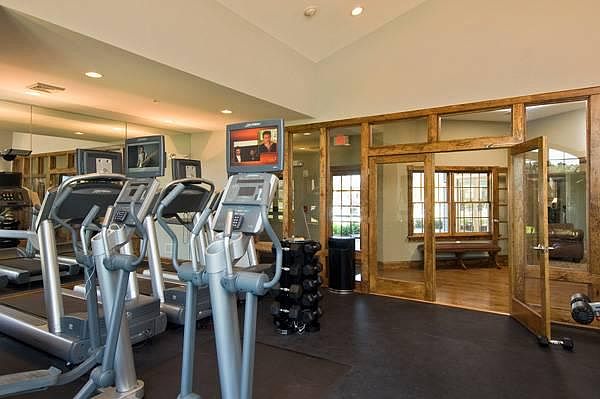 1st image of 8 Ascot Cir APT 3