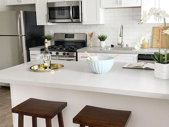 4th image of 120 S Roosevelt Ave #5