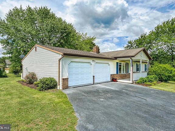 4th image of 520 Lake Meade Dr