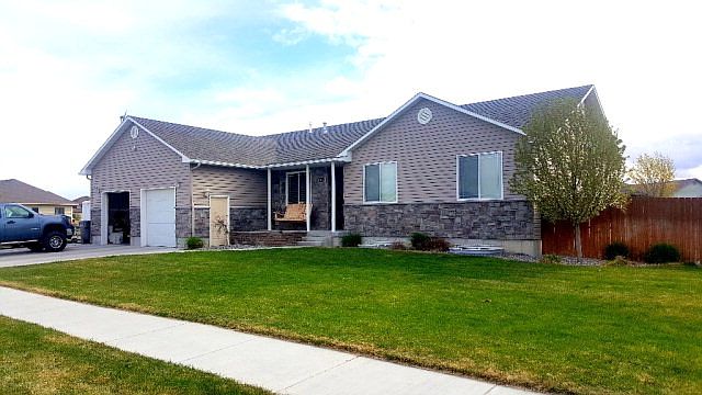 1st image of 555 Golden Willow Dr
