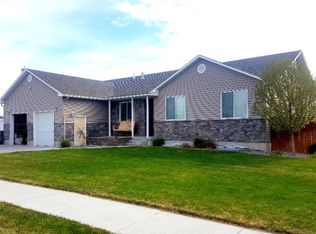 555 Golden Willow Dr, Rexburg, ID 83440