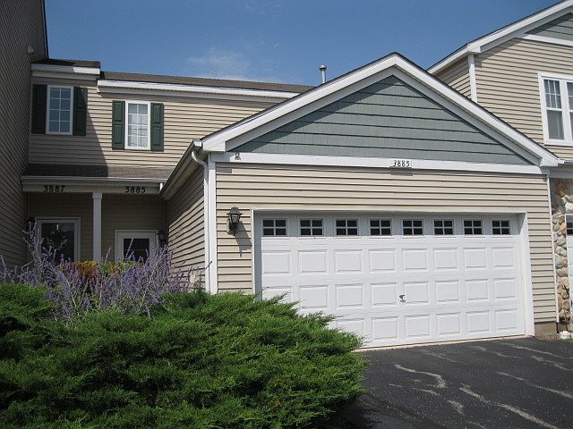 1st image of 3885 Blackstone Dr #3885