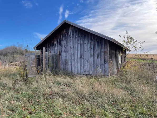 7951 Porter Bridge Rd, Bloomington, WI 53804