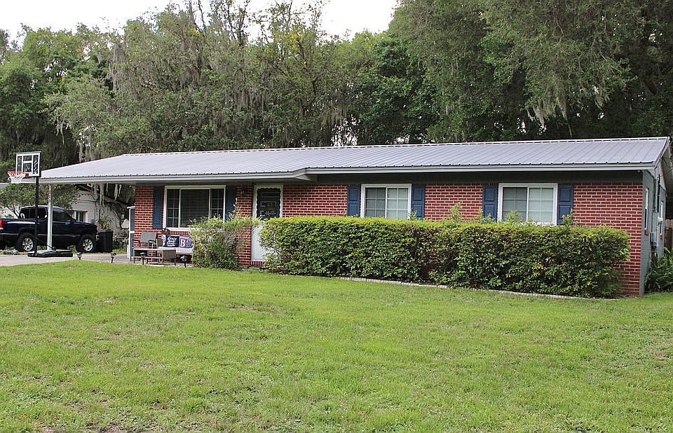 1st image of 110 Oakgrove Dr
