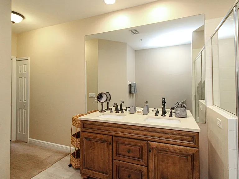 1360 Sweetwater Cv #202 — Photo 20