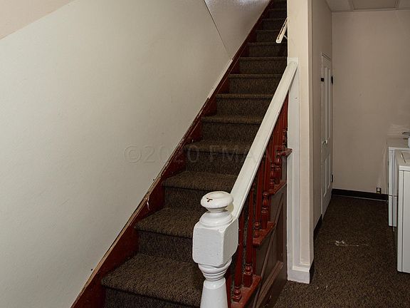 4th image of 251 8th Ave N