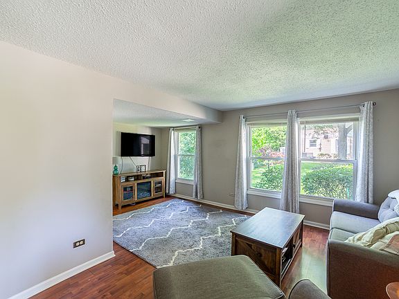 3rd image of 5333 Creekside Dr APT C