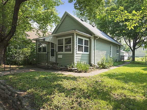 3rd image of 1076 Woodbridge St