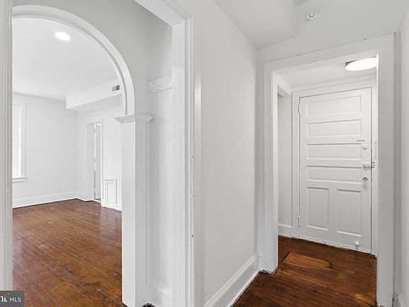 3rd image of 5939 Drexel Rd Floor 3