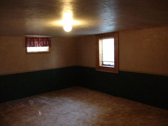 5th image of 579 Kansas Ave NE