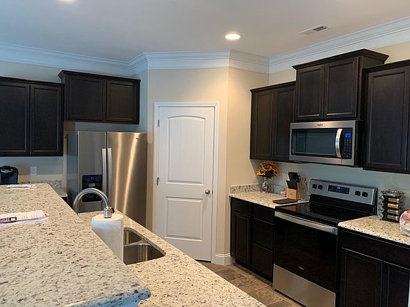 5th image of 3068 Creekbend Ln