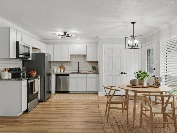 100 Pecan Cir, Trenton, TX 75490