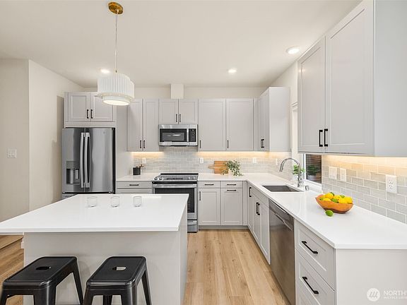 2nd image of 6226 7th Avenue NW