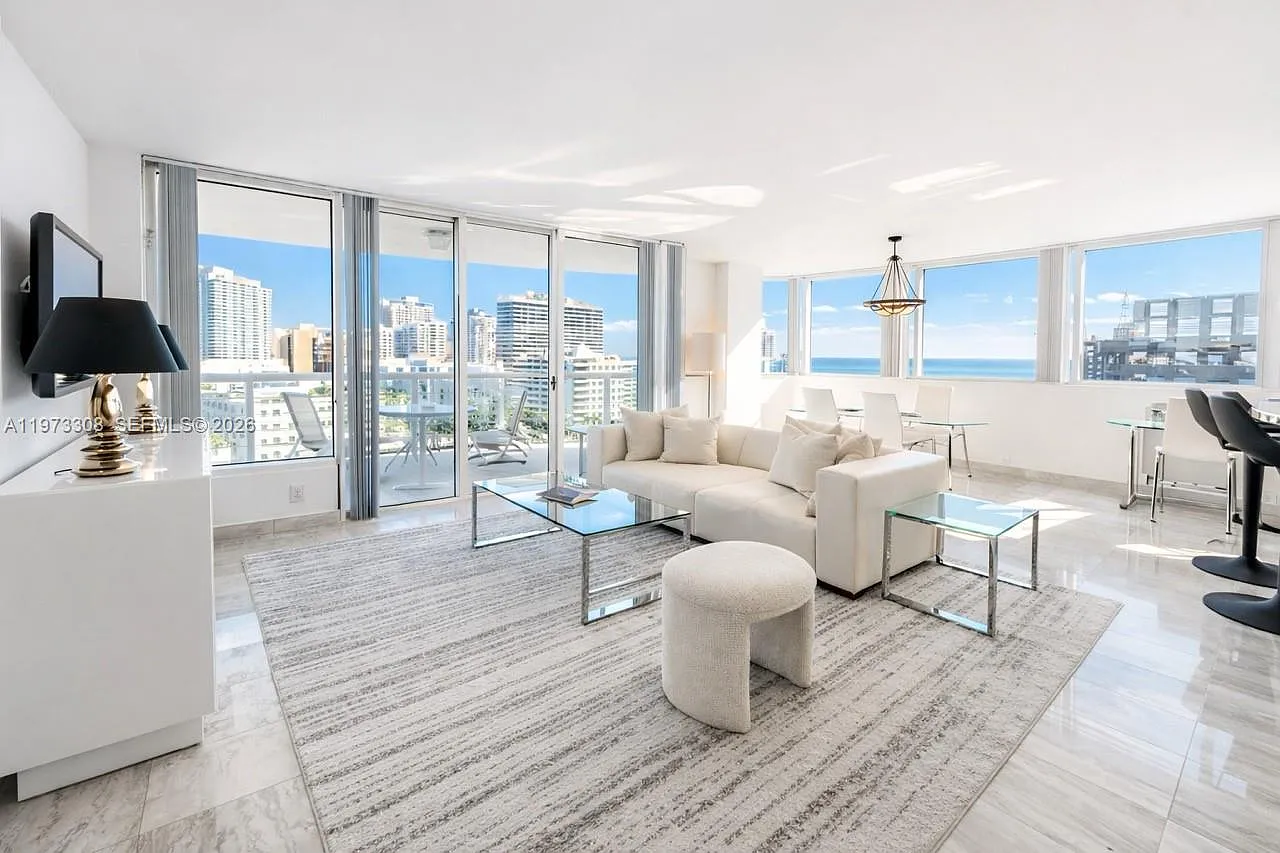 King David Towers Condo — Photo 2
